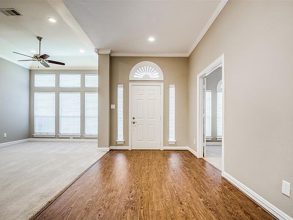 2nd image of 910 Balfour Dr