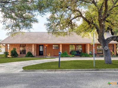 208 S Mulberry Ave, Luling, TX, 78648