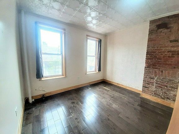 3rd image of 185 Johnson Ave APT 2L