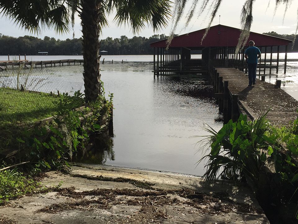 2nd image of 108 Port Cove Landing Rd