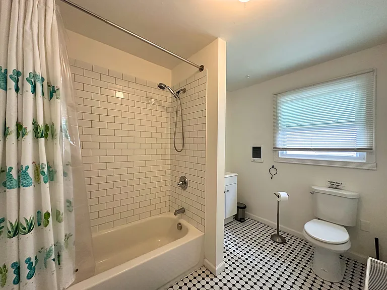 32 Liberty St #1 — Photo 9