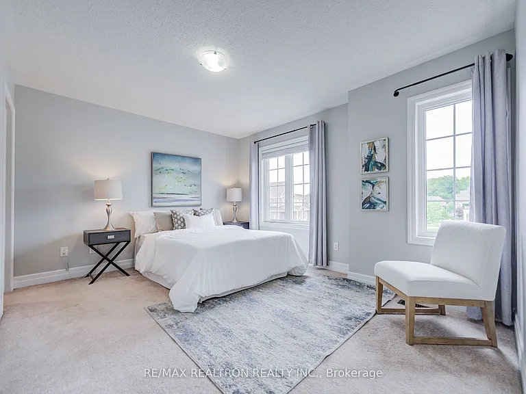 48 Robert Wilson Cres — Photo 29