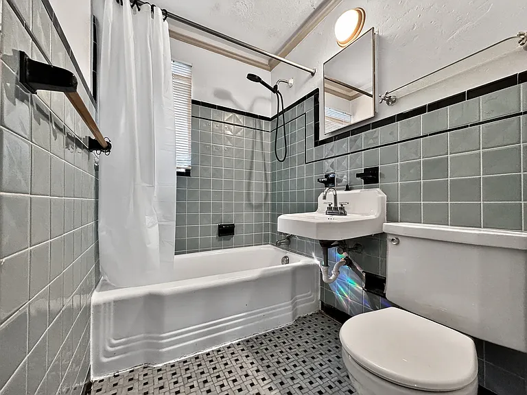 804 Highland Ave — Photo 13
