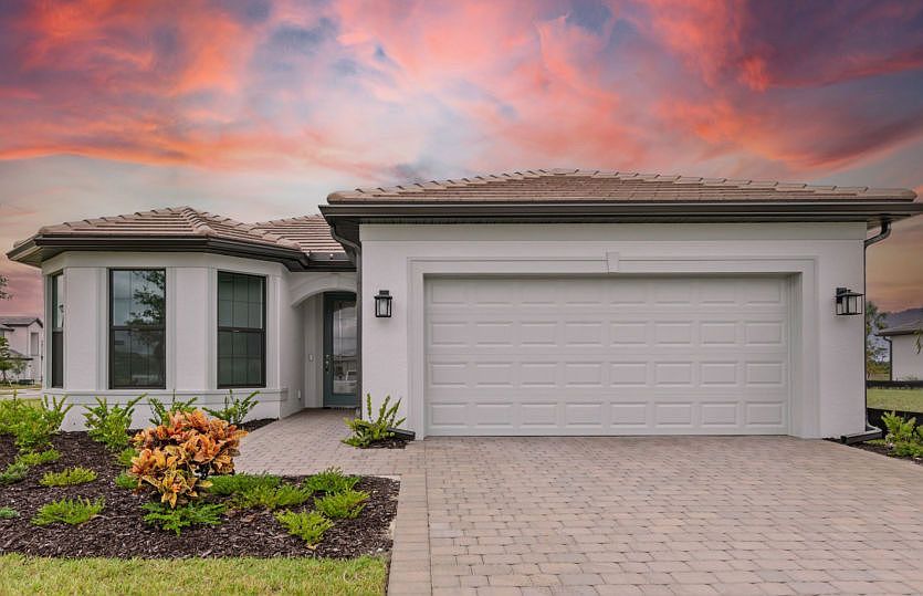 Mystique Exterior FM2