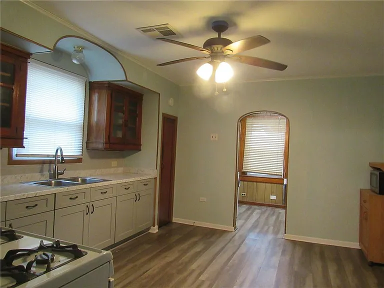 605 Bellanger St — Photo 16