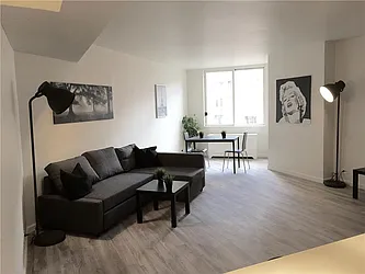 Rented by R New York