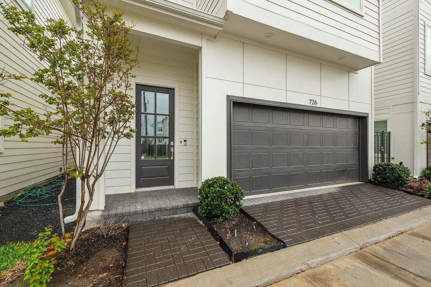 3 bed, 2.5 bath, 1496 sqft, $2,950 — Photo 2