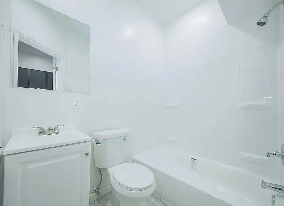 2 bed, 820 sqft, $1,400 — Photo 2