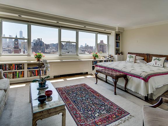 4th image of 101 W 12th St APT 14T