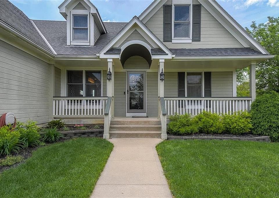 1st image of 908 Rosewood Ct