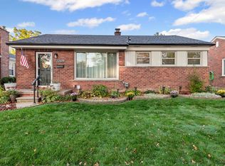 22619 Edgewood St, Saint Clair Shores, MI