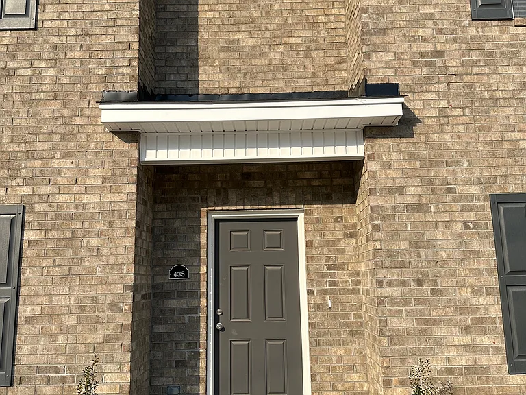 435 3rd Loop Rd — Photo 1