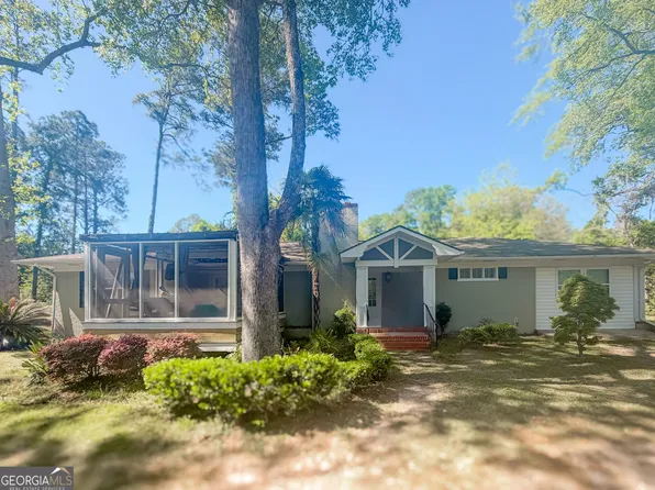 221 N Lake Dr, Sylvania, GA 30467