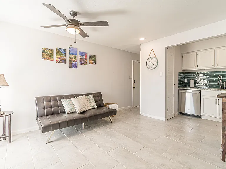 346 Natalen Ave #2 — Photo 4