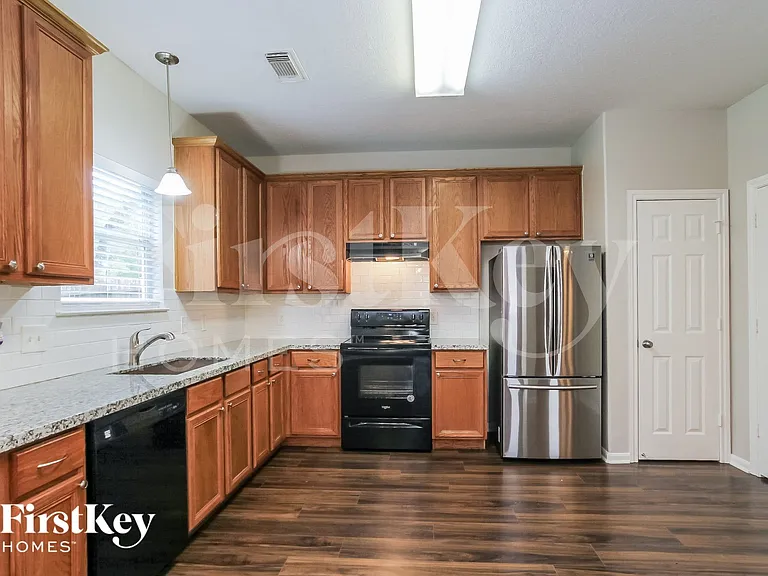 1013 Arbor Way — Photo 6