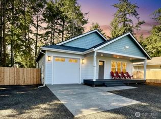 611 Weatherwax Loop NE, Ocean Shores, WA