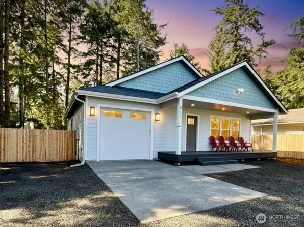611 Weatherwax Loop NE, Ocean Shores, WA 98569