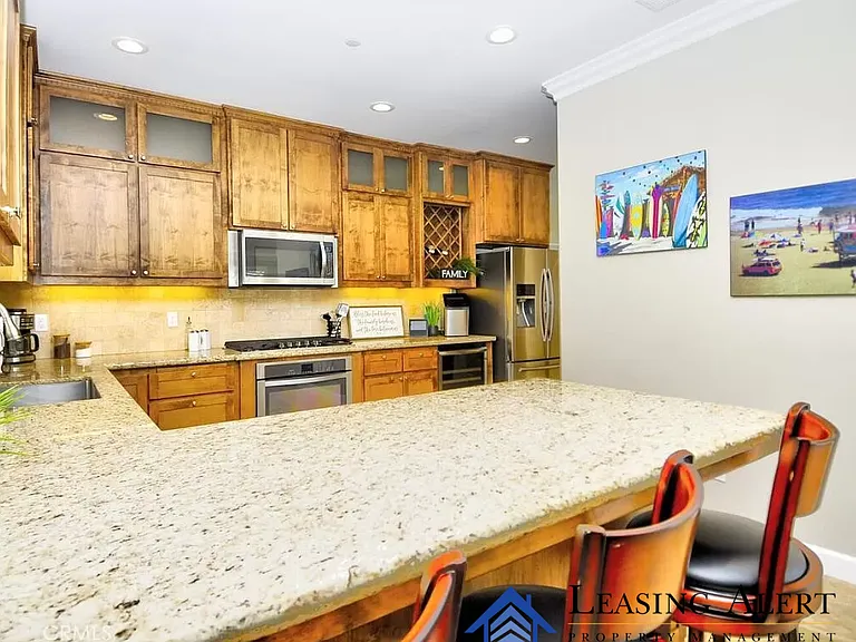 2526 Coburn Ln — Photo 6