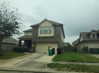 6806 Hunters Way Ln, Baytown, TX 77521