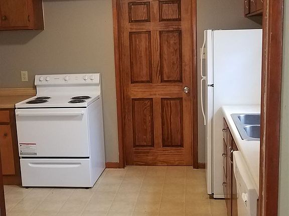 5. 611 N Richmond, Kitchen (1)