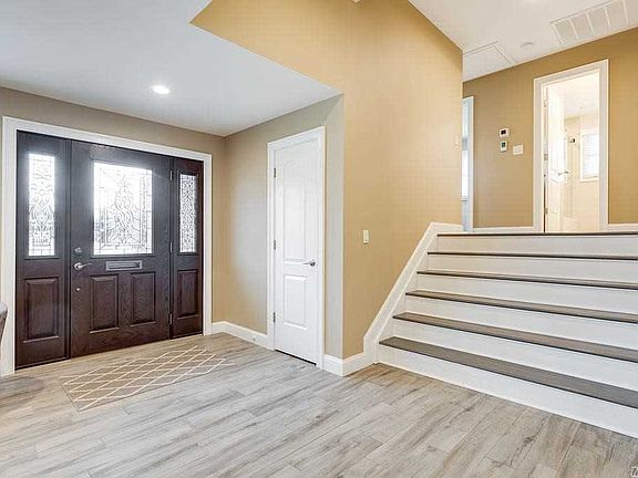 4th image of 4020 Hudson Ave