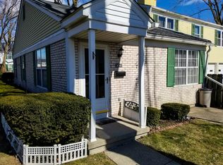 24740 Meadow Ln, Harrison Township, MI 48045