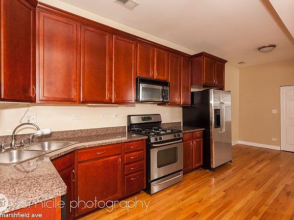4th image of 839 N Marshfield Ave #118