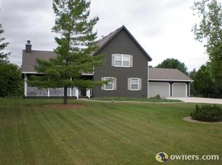 12170 Settlers Rd, Cedarburg, WI 53012