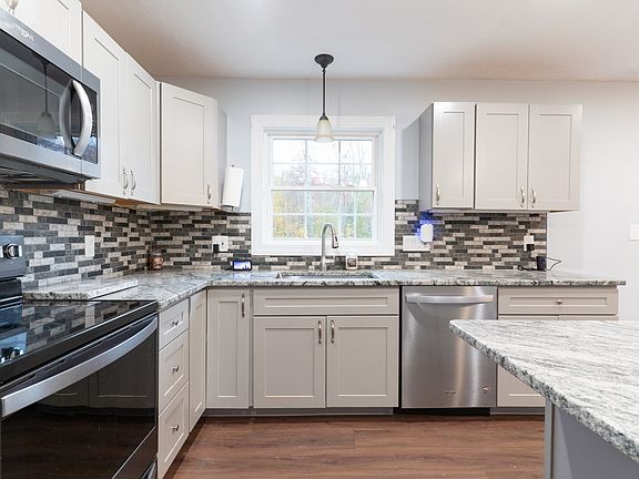 3rd image of 189 Oakham Rd