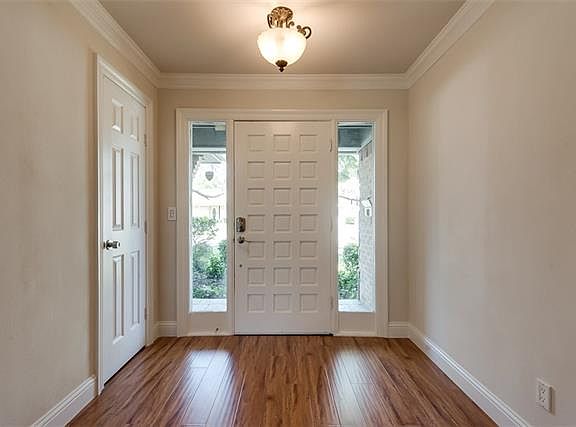 2nd image of 405 Cambridge Dr