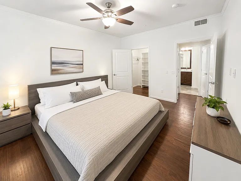 1901 Victoria Ave #105 — Photo 6