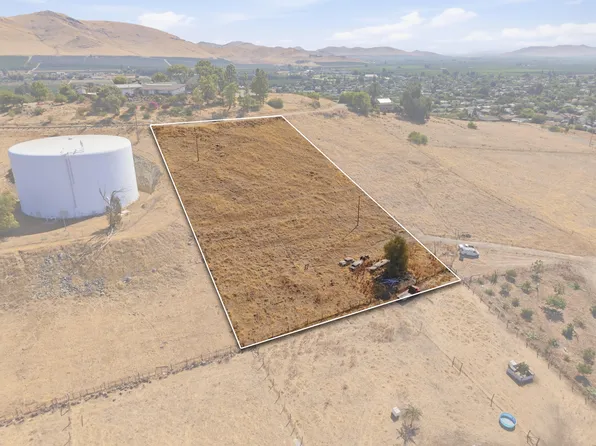 1019 N Harvard Avenue, Lindsay, CA 93247