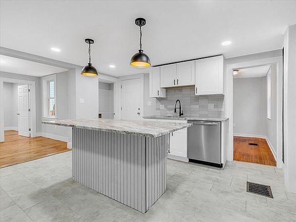 2nd image of 40 School St #A