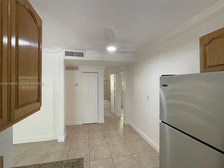 95 Edgewater Dr #207 — Photo 8
