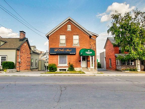 2nd image of 7 Rideau St #A