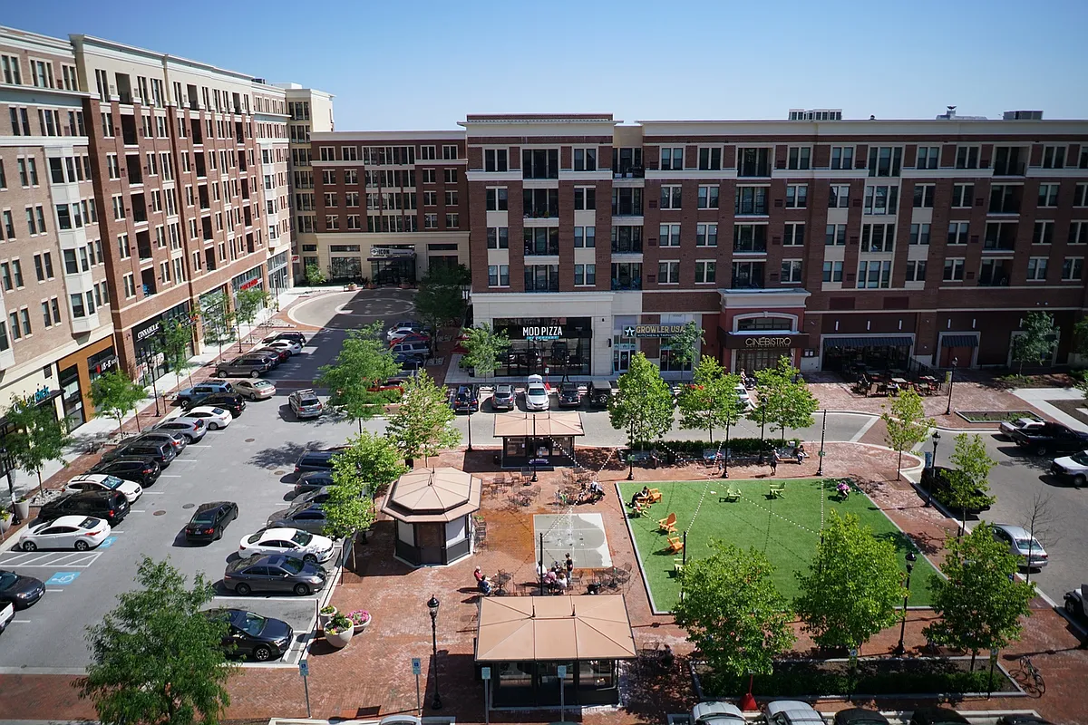 Building Photo - ICON Residences at The Rotunda