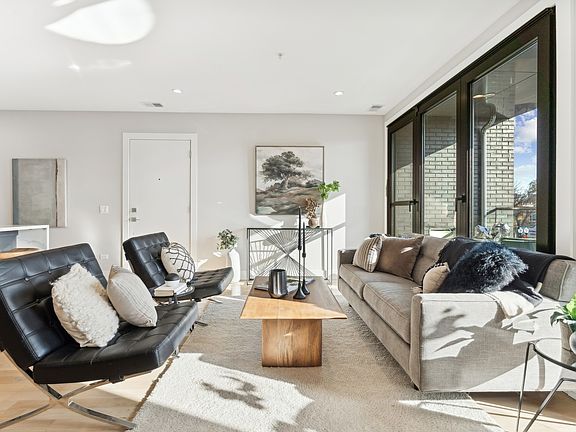 5th image of 2212 W Lawrence Ave #2W