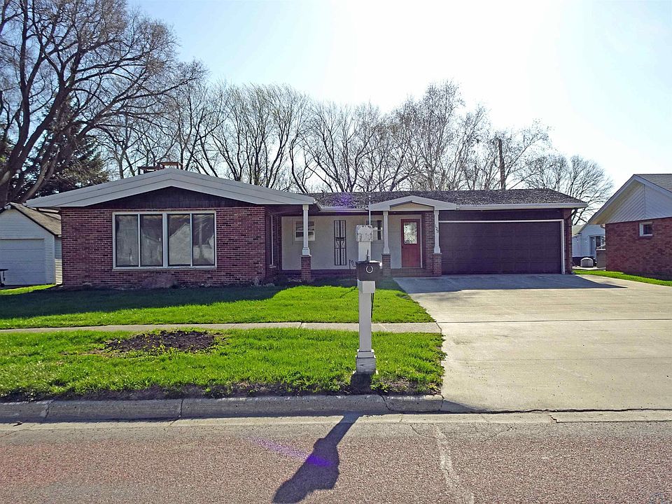 1st image of 123 Normal College Ave