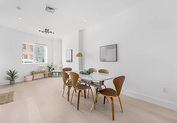 4th image of 364 Columbia St #1