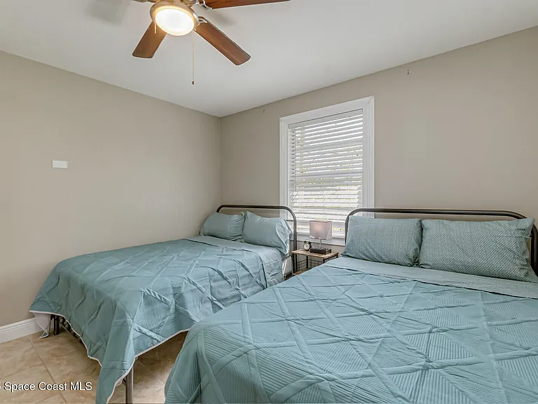 4361 Silver Lake Dr — Photo 17