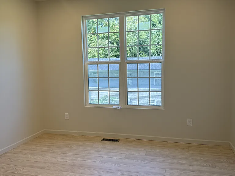 2213 Cityview Ave — Photo 9
