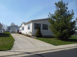 417 Raisin River Dr, Adrian, MI 49221