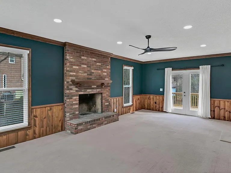 2416 Bendemeer Dr — Photo 4
