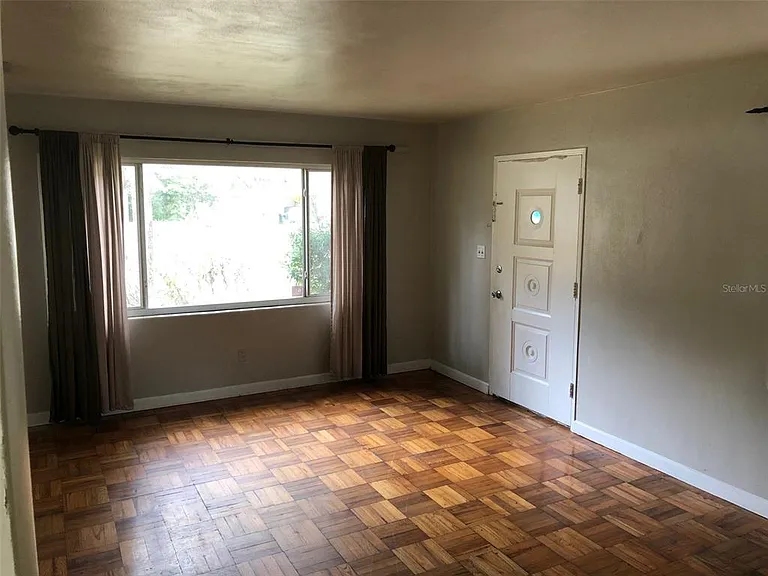 304 NW 36th St — Photo 11