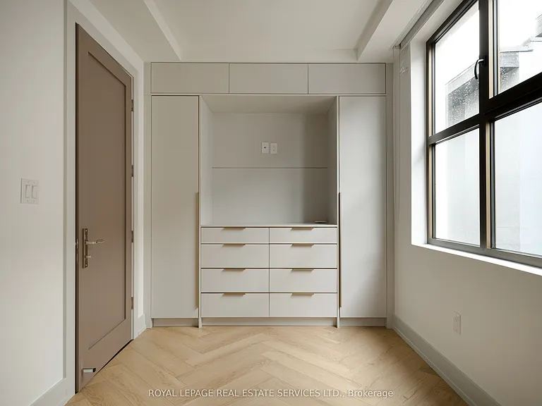 32 Rowanwood Ave #4 — Photo 30