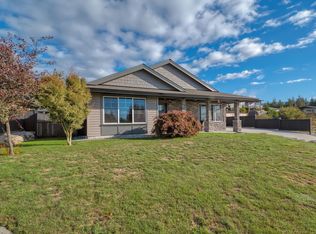 6252 Oracle Rd, Sechelt, BC V7Z 0N7