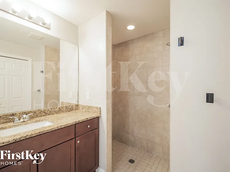 2321 NW 9th Ave — Photo 12