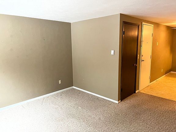 4th image of 210 N High St #105