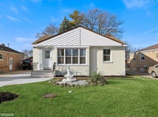 8026 N Elmore St, Niles, IL 60714