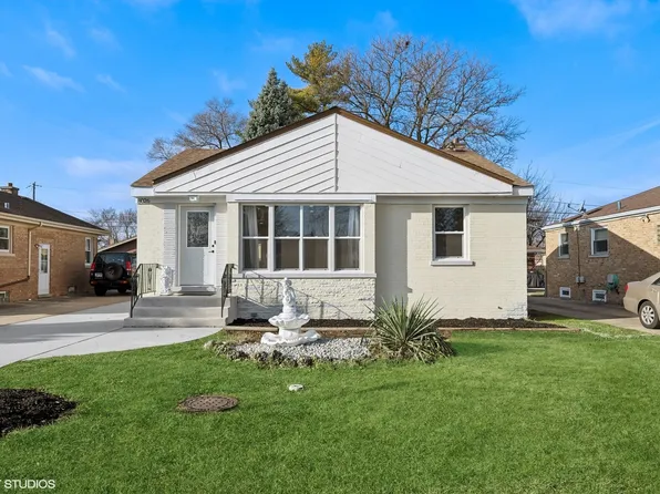 8026 N Elmore St, Niles, IL 60714